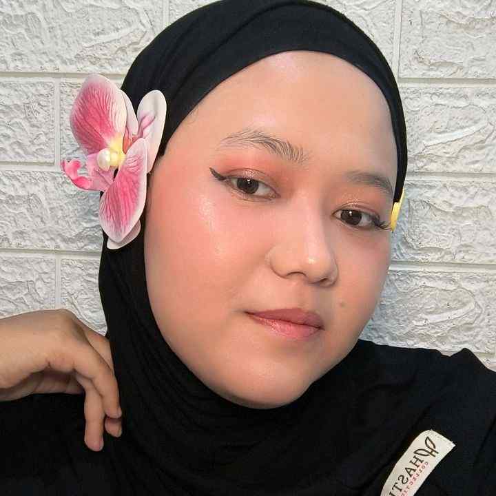 dewi_nopiyanti